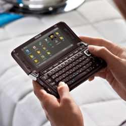 Di Indonesia, Peluncuran Nokia E90 Salip Kampung Halaman